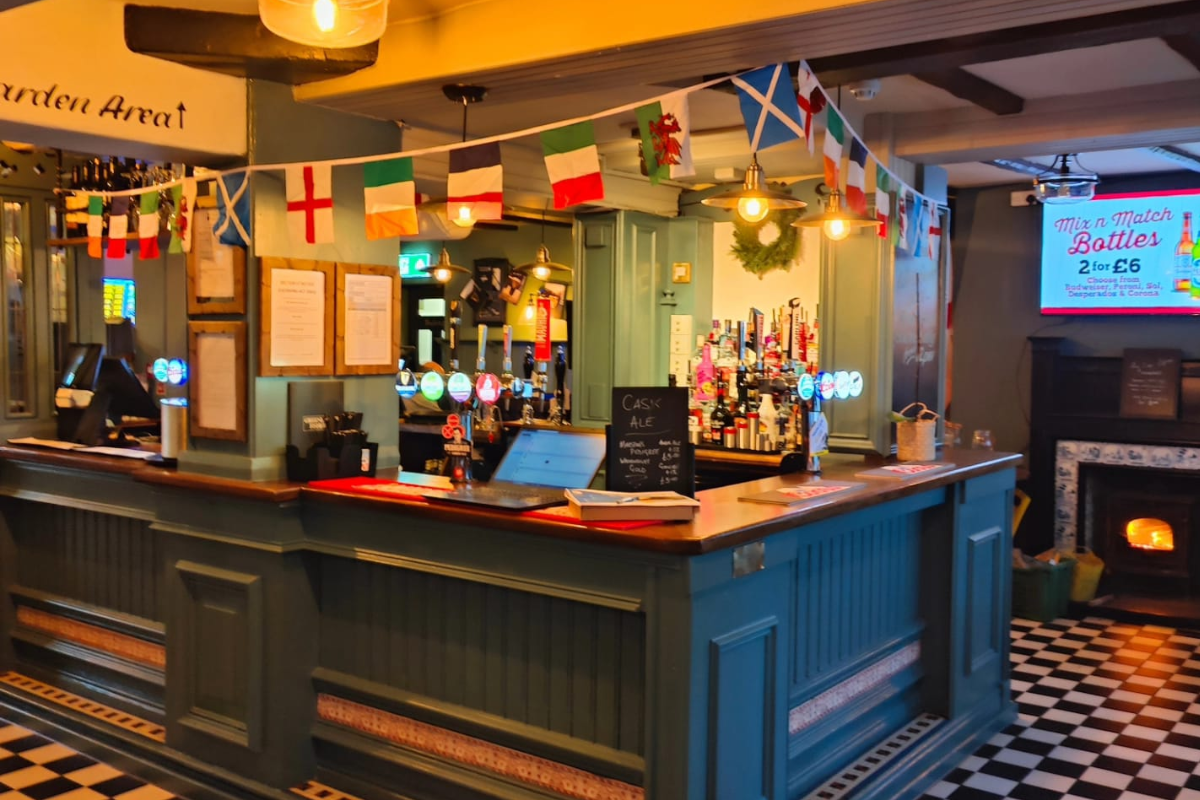 Bar and real ales at the Greenland Fishery, Neston